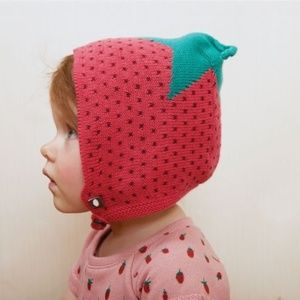 Oeuf strawberry knit hat size 0-6 months